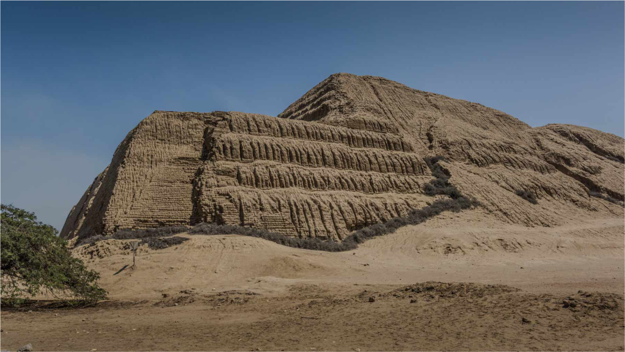 Huacas Del Sol Y De La Luna + Caballos De Paso